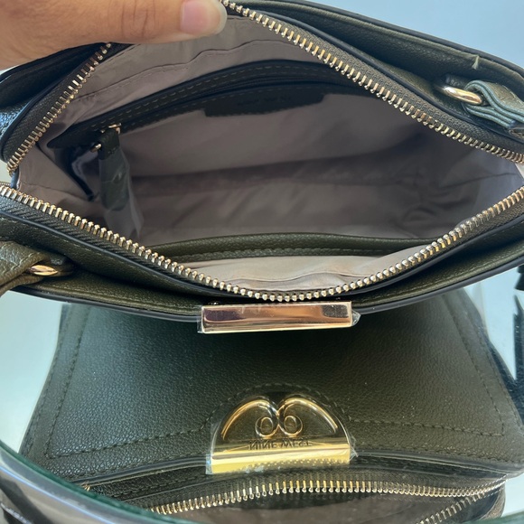 NWT Nine West mini crossbody purse in this olive color is great for any occasion - Picture 6 of 9